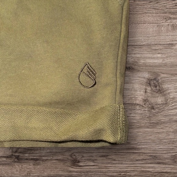 NWT Izyzone Women's Comfy & Soft Olive Green Lounge Shorts Size Medium - Picture 4 of 4